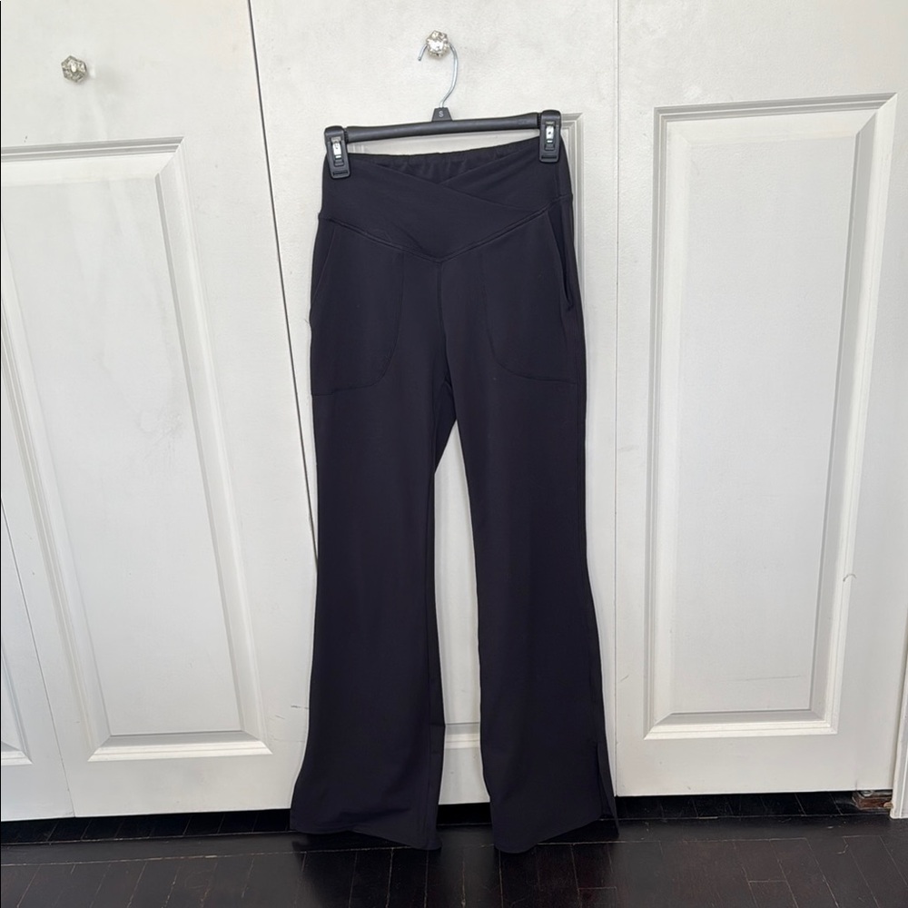 Black Flare Leggings / Yoga Pants - Halara